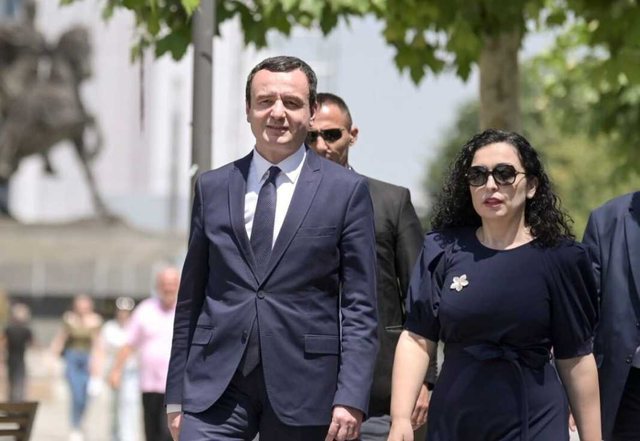 Nga aleatë, në armiq: Përplasje dhe thumbime në distancë mes Albin Kurtit dhe Vjosa Osmanit