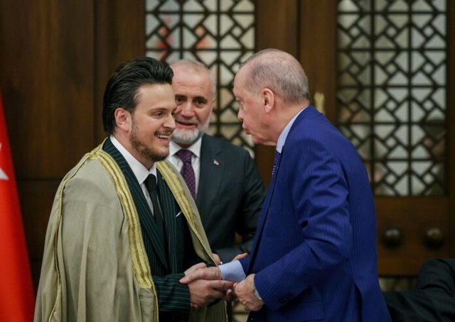 Ndalohet në aeroportin e Bostonit recituesi i njohur i Kuranit nga Kosova, i refuzohet hyrja në SHBA!