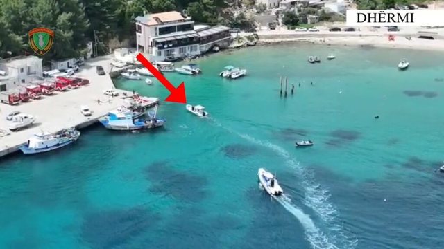 Rinisin të njëjtat probleme në Dhërmi! Rrezikoi jetën e pushuesve në plazh, gjobitet drejtuesi i mjetit lundrues