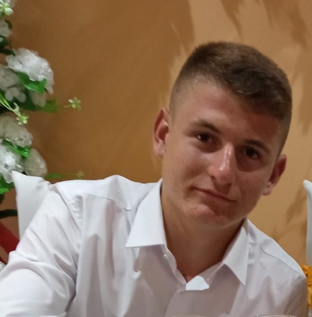 Kush është polici 20-vjeçar, të cilit i mori armën i arrestuari dhe e plagosi?