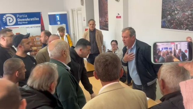 Plas sherri në PD-n e Korçës, grisen listat e votuesve!