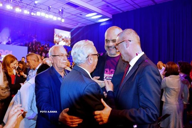 Vdekja e Servet Pëllumbit, reagon djali i tij: Jetove me dinjitet dhe dashuri për Shqipërinë!