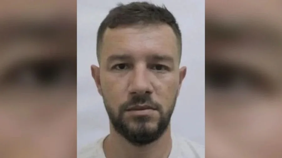“U vesha si grua, me paruke e fustan”, Tafani tregon tentativën e vrasjes së Rexhep Ginës
