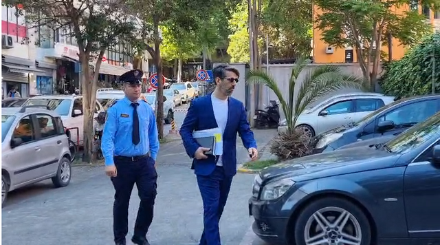 Në “arrest shtëpie” për dosjen “Veliaj”, biznesmeni Elman Abule shkon në GJKKO