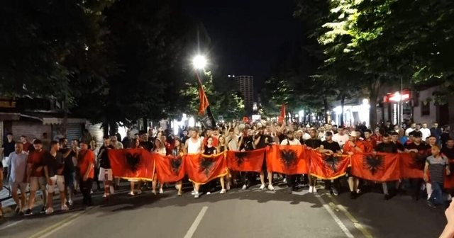 Publikohen emrat e tre organizatorëve të protestës – “Porosia”: Nuk do të ketë më marshim jashtë Unazës