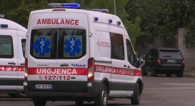 E rëndë në aksin Korçë-Ersekë, makina përplas për vdekje një fëmijë 3 vjeç