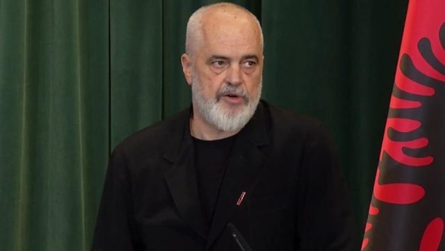 Rama nxjerr fotot nga ishulli në Katar i zhvilluar nga bashkëinvestitorët e “Zvërnecit”: Kujt i ha mendja se do vijnë të shkatërrojnë reputacionin në Shqipëri?