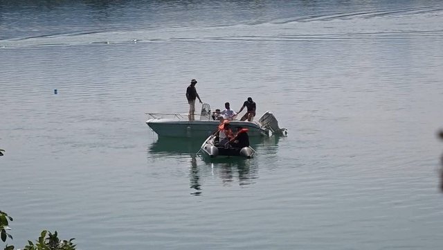 Vijon kërkimi në Liqenin e Ulzës për gjetjen e trupit të 37-vjeçarit nga Laçi, angazhohen mbi 120 forca dhe palombarë