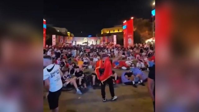 Bllokuan akset kryesore dhe shqetësuan tifozët që po shikonin ndeshjen, procedohen penalisht 16 protestues