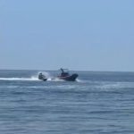 Gomonia pa drejtues alarmon Himarën, shpëtohet 35-vjeçari i plagosur. Policia: Shmangëm tragjedinë