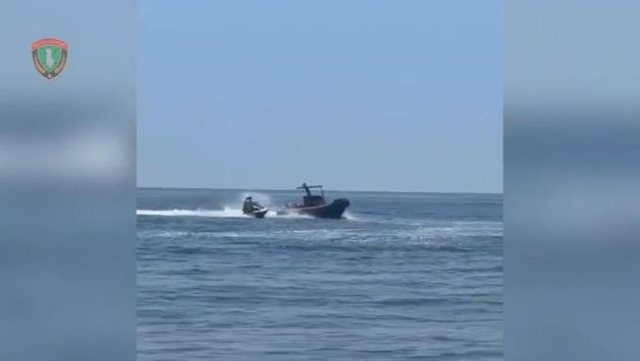 Gomonia pa drejtues alarmon Himarën, shpëtohet 35-vjeçari i plagosur. Policia: Shmangëm tragjedinë
