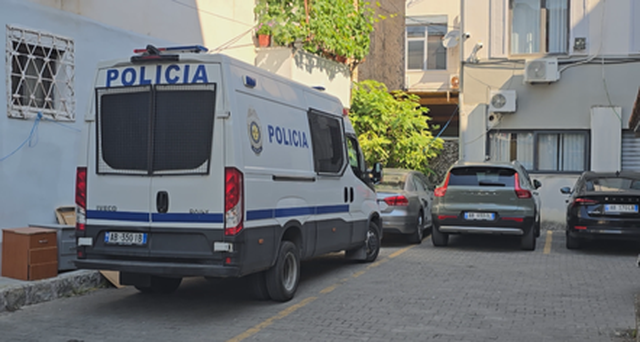 Vrau me thikë fqinjin, gjykata lë në burg Meklajd Meçajn: Më provokoi me drita të gjata