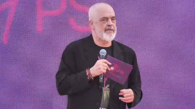 “Të gjithë e dinë çfarë kemi bërë ne për Shqipërinë dhe flamurin” – Rama iu përgjigjet protestuesve: Çfarë duan këta patriotë?