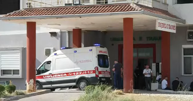 Shoferi i furgonit që shkaktoi aksidentin tragjik me një të vdekur dhe 15 të plagosur, dyshohet se pësoi atak kardiak