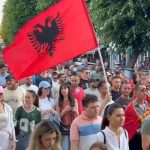 “Mbro tokën” – Në kulmin e protestave, BE mesazh “mbështetës” për protestuesit