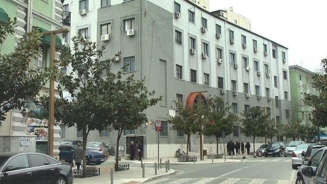 Vrau me thikë vëllanë, lihet në burg Mehmet Rreshka. Deklarata në gjyq: Më pushkatoni, tani s’më ka mbetur asgjë!