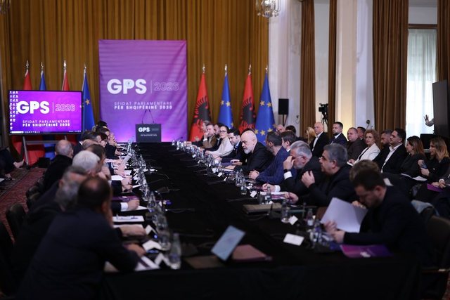 Foto/ Plas sherri brenda PS-së: Udhëzimet për propagandë u bënë lajm! (Dalin SMS-të e deputetëve)