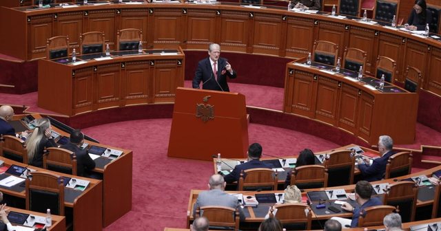 “Investimet e huaja janë jetike për zhvillimin e Shqipërisë” – Sali Berisha pro investitorit në Zvërnec