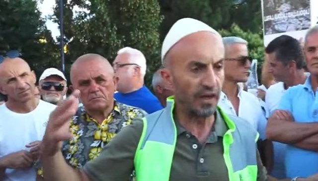 “Janë infiltruar grupe serbe, greke dhe turke, do iu nxjerrim emrat”, incidenti me flamurin izraelit, Arben Kola: Nuk e zhbëjnë dot revoltën tonë!