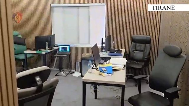Goditen dy call center-a mashtrues pranë ‘Liqenit të Thatë’ në Tiranë