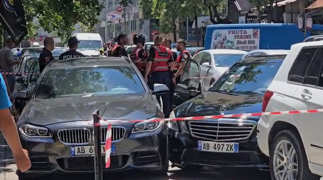 Theu masën e arrestit dhe nuk iu bind urdhrit për të ndaluar, policia jep detaje nga ndjekja në Durrës: Përplasi 5 makina të parkuara