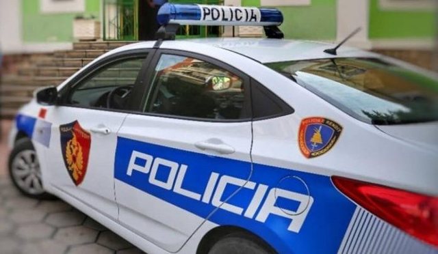 Goditi me grushte e shkelma një person, arrestohet 31-vjeçari në Kolonjë!