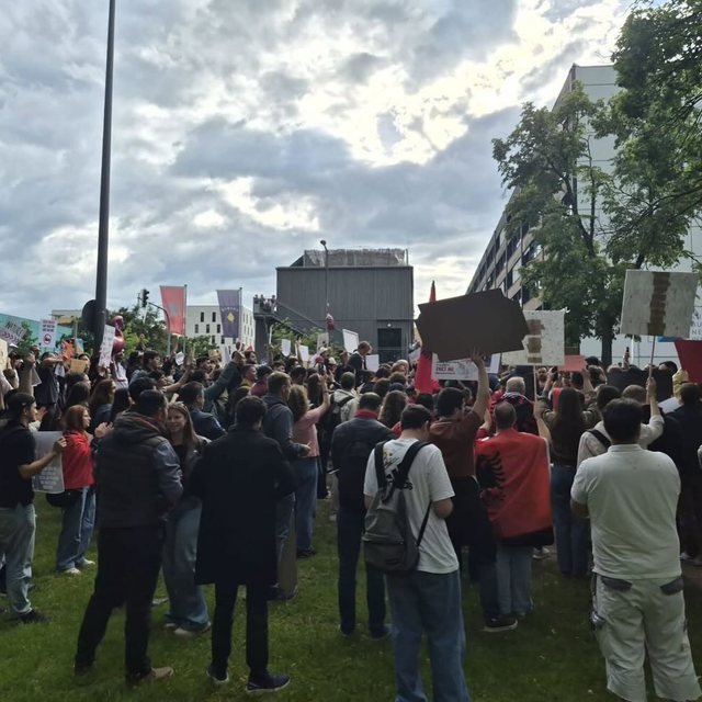 “Shqipëria nuk shitet” – Protesta masive edhe në Londër, Berlin e Mynih