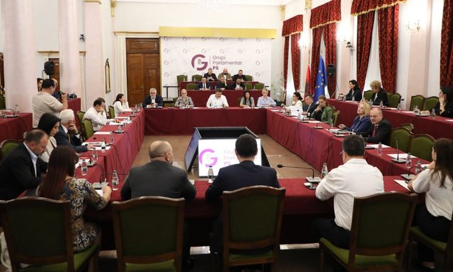 Në fokus integrimi dhe Zvërneci, mblidhet sot grupi i PS (Axhenda)