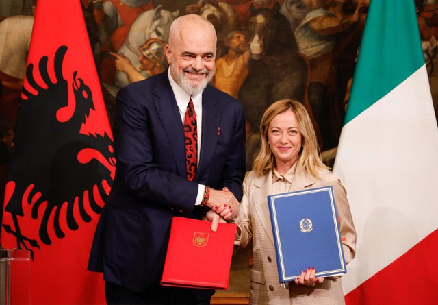 Parlamenti Europian miraton modelin shqiptaro-italian për riatdhesimet, Meloni nuk përmbahet nga gëzimi