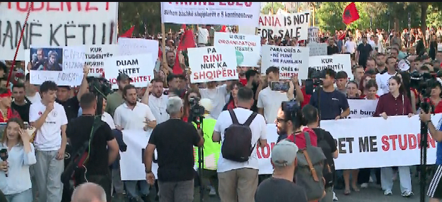 Nis protesta e 11-të qytetare në Tiranë