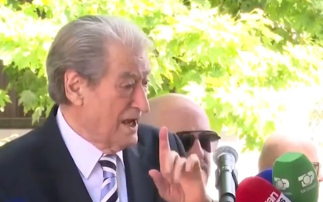 Berisha reagon pas protestës në Zvërnec: Mbështesim investimet e huaja!