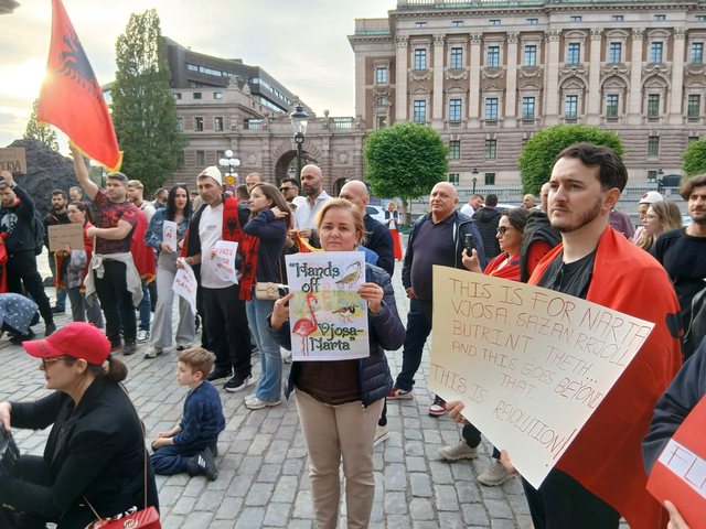 Shqiptarët, protestë edhe në Norvegji dhe Suedi