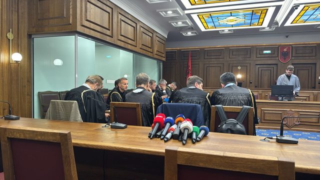 Shtyhet seanca për Erion Veliajn dhe të tjerët, pezullohen afatet e paraburgimit