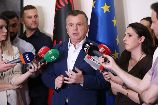 Balla pas mbledhjes së grupit: Marjana Koçeku të dorëzojë mandatin, i përket partisë