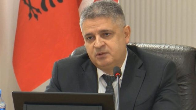 Nis gara për Prokurorin e Përgjithshëm, Adnan Xholi dorëzon kandidaturën e parë