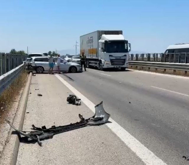 Aksident në autostradën Tiranë-Durrës