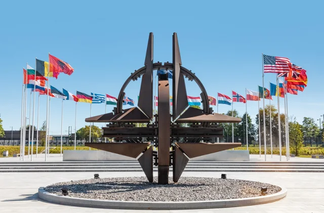 Shqipëria në pritje, ndërsa NATO përballet me një krisjeje mes SHBA dhe Europës