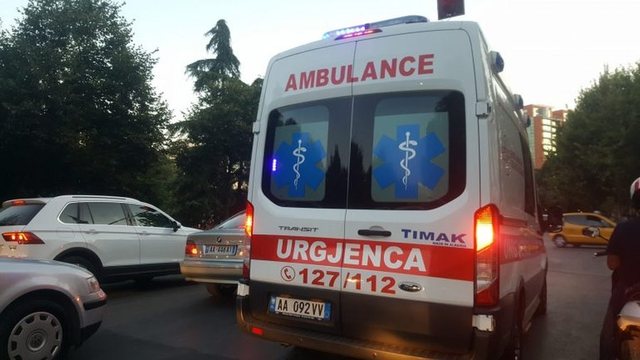 Tragjedi në Berat/ Hyri në lumë për t’u larë, mbytet 15-vjeçari!