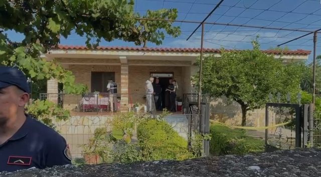 E rëndë në Roskovec, burri merr peng ish-gruan, i vret babanë dhe i plagos nënën