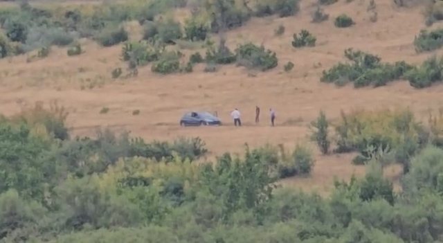 I vrau babanë, 24-vjeçarja që u mor peng nga ish- i fejuari merret në pyetje në Polici. E ëma në gjëndje kritike për jetën, pavarësisht operacionit