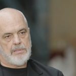 Gjykata e Lartë nuk pranon rekursin e bërë nga ish-zëvendëskryeministrja Belinda Balluku.  Trupa gjykuese lë në fuqi masën e sigurisë “pezullim nga detyra”.  Ndaj saj është në fuqi edhe masa e ndalimit për të dalë jashtë vendit.
