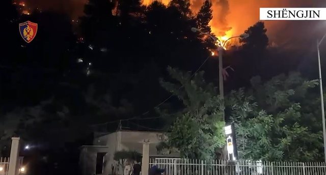 Tentoi të fshehë provat duke fshirë pamjet e kamerave të sigurisë, arrestohet 57-vjeçari për zjarrin ne malin e Shëngjinit