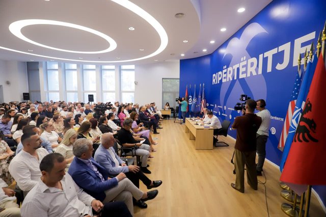 Zbardhet lista e votimit: Kush janë emrat që do të votohen për anëtarë të Kryesisë së PD
