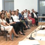 “Një minutë, më lër të flas” – Debate në mbledhjen e Këshillit Kombëtar të PD-së, ish-kandidatja akuzon Berishën