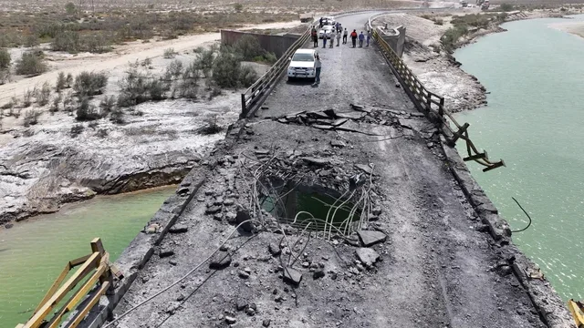 Irani godet bazën amerikane në Bahrein dhe ndalon katër anije në Hormuz, SHBA kundërpërgjigjet me sulme ajrore