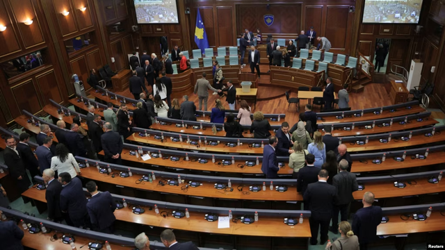 Seanca konstituive e Kuvendit të Kosovës, më 6 gusht