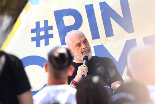 Rama tregon marrëdhëniet “shumë të vështira” me Holandën: Si një ndeshje futbolli iu ndryshoi perceptimin për Shqipërinë