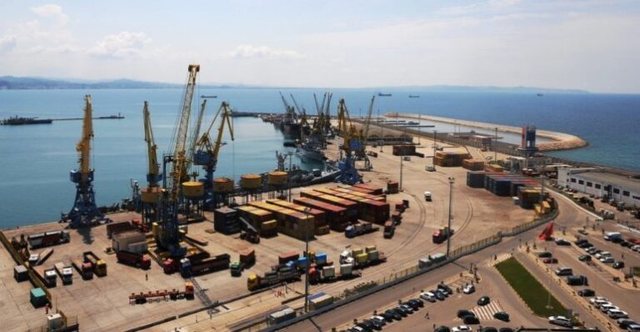Pas dështimit të tenderit, porti i Porto Romanos mbetet pezull, qeveria “pret” 98.4% të fondeve