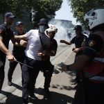 AGSH dënon sulmet ndaj gazetarëve gjatë protestës para Parlamentit