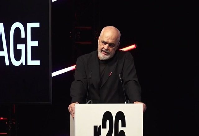 Edi Rama flet për DW: Ju po i bën fakt gënjeshtrat, s’mund të më japë njeri leksione mua për bukurinë. Dorëheqja ime nuk është opsion